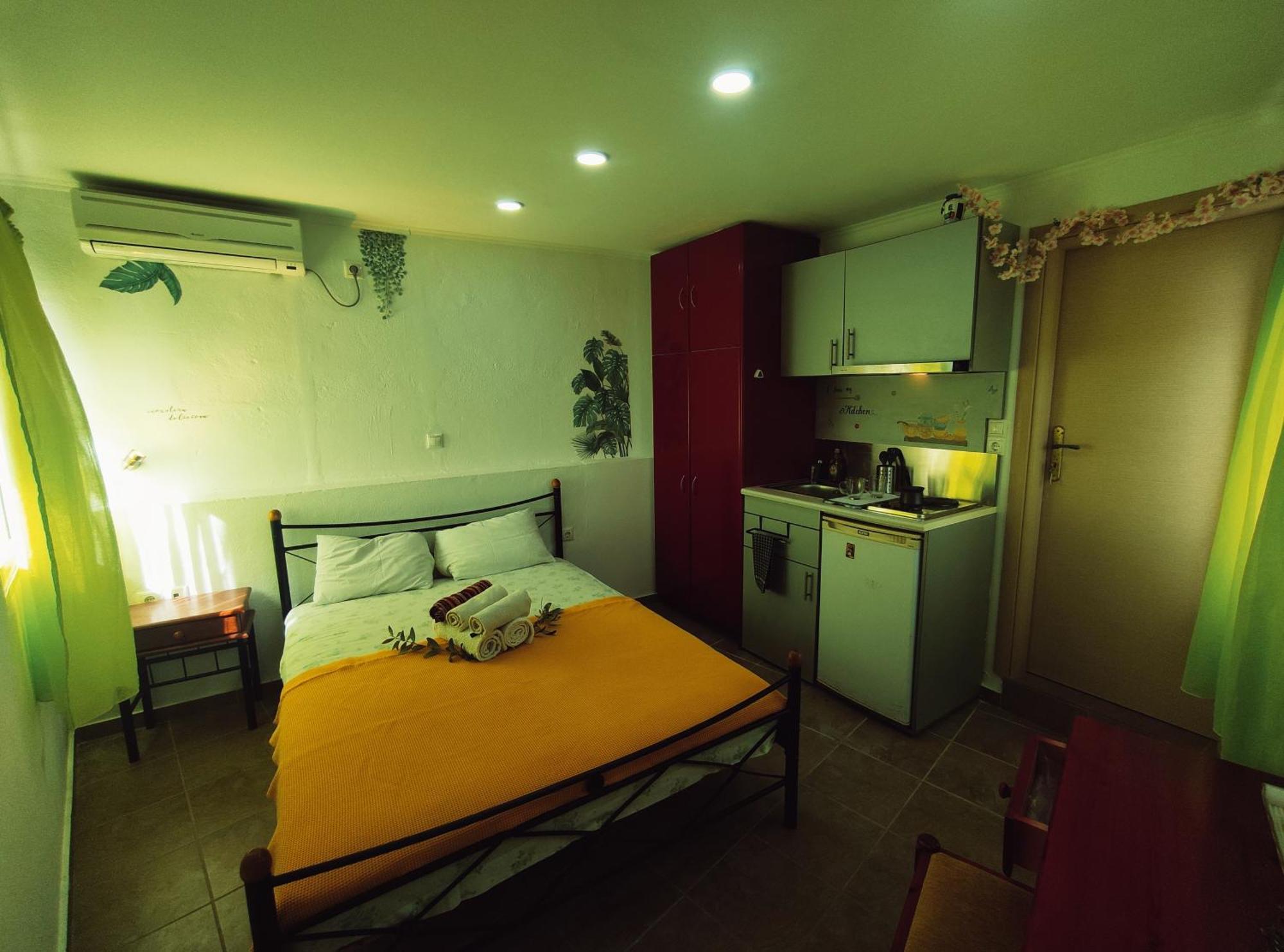 Rena'S Rooms Μελίντα Melinta Habitación foto